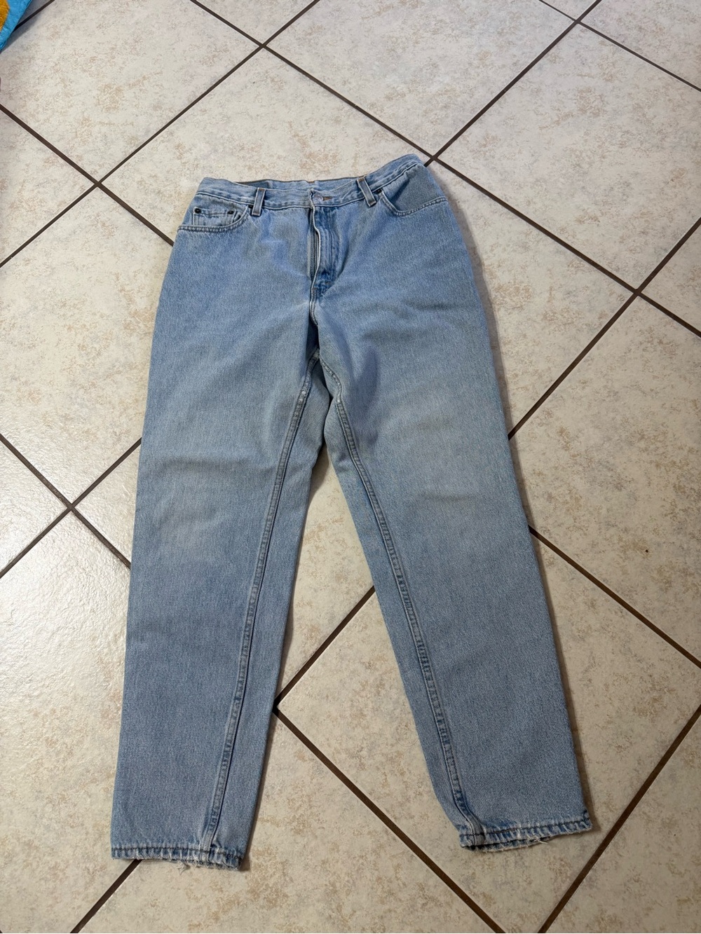 Vintage Levi’s 550 Light Wash High-Rise Straight Leg Jeans Size 14 Mis